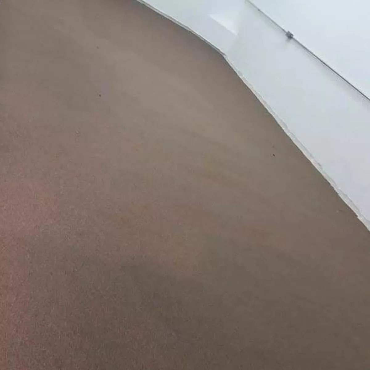 Aplicación de mortero epóxico para reparar concreto en Los Cabos